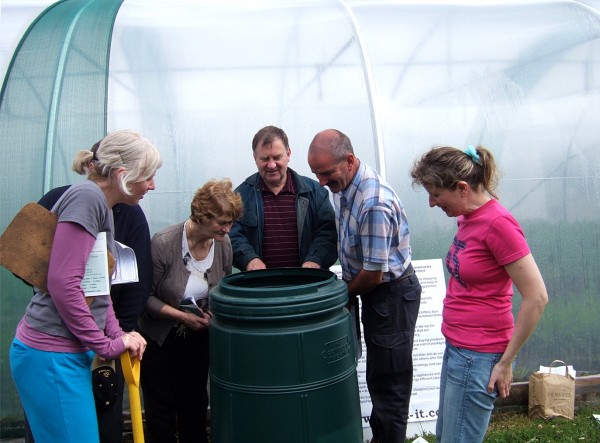 Compost demonstration with Aoife Valley & Cordelia Nic Fhearraigh at Na Tithe Gloine, Cill Ulta on Saturday 2nd July. The compost bin shown is one of those on sale from Donegal County Council at €13.00 each.